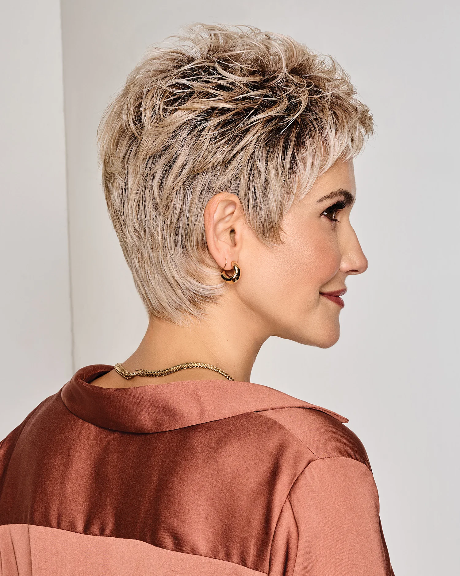 Straight Chic - Image 2